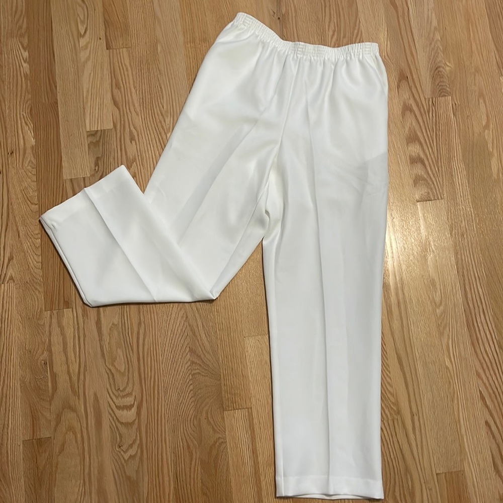 Alfred Dunner
Classics Pull-On Straight-Leg Pants